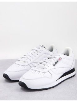 Classic leather sneakers in white and black