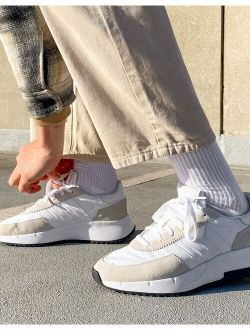 Retropy F2 sneakers in white