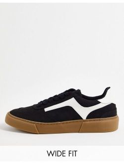 Wide Fit sneakers with side details with gum sole