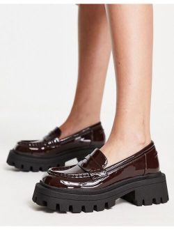 Mulled chunky loafer in chocolate patent