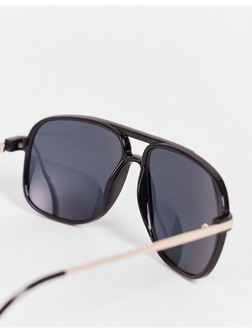 ASOS DESIGN 70's aviator sunglasses in black with smoke lens and gold detail frame - BLACK
