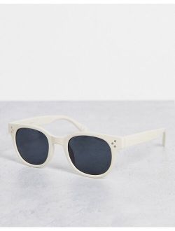 recycled round sunglasses with smoke lens in ecru