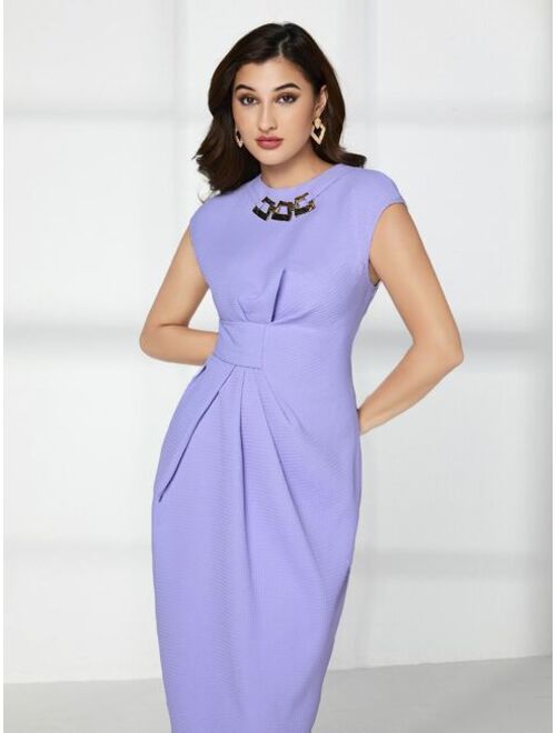 SHEIN Modely Plicated Detail Round Neck Cap Sleeve Dress