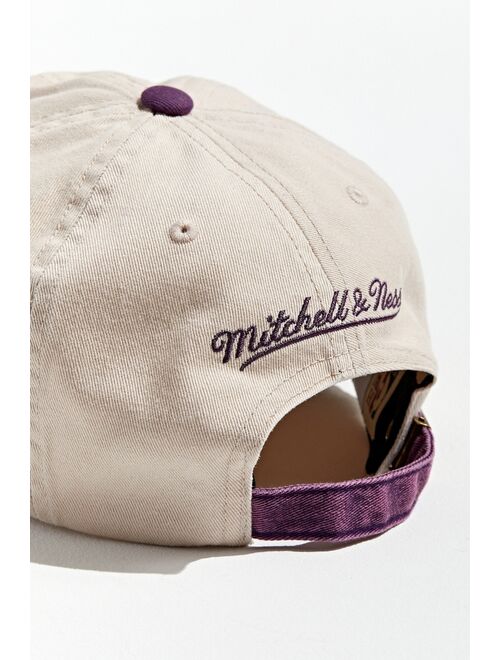 Mitchell & Ness UO Exclusive LA Lakers Back To Back Champs Baseball Hat