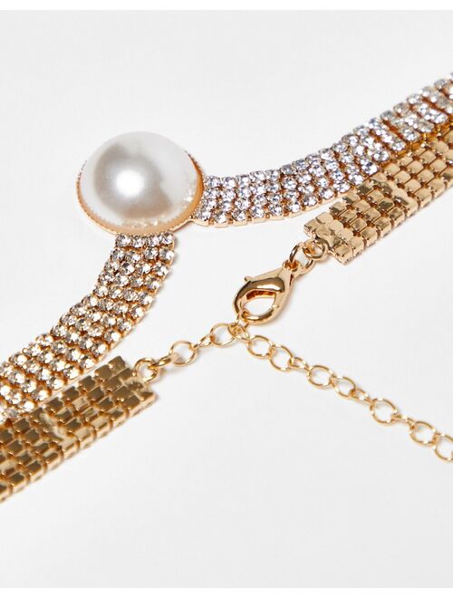 True Decadence pearl choker necklace in gold