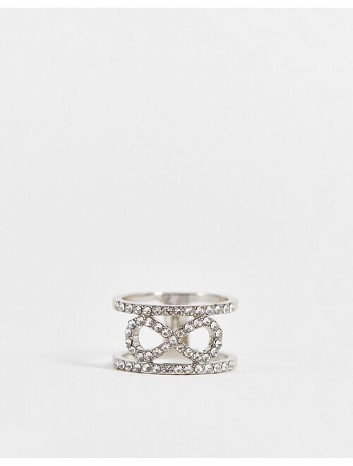 True Decadence ring with pave and bow detail