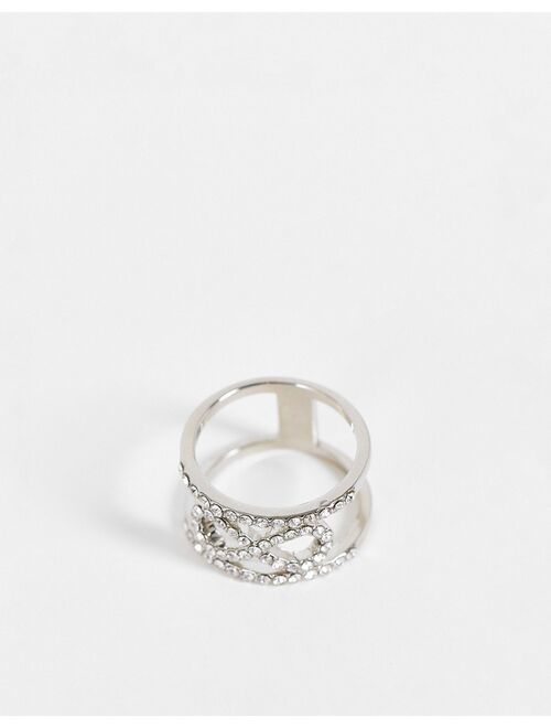 True Decadence ring with pave and bow detail