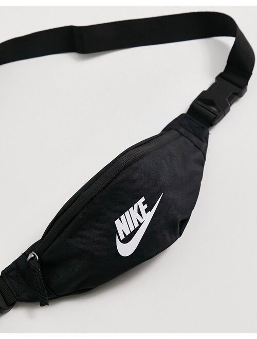 Nike Heritage fanny pack in black