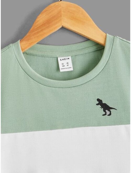 SHEIN Toddler Boys Dinosaur Print Letter Patched Detail Tee