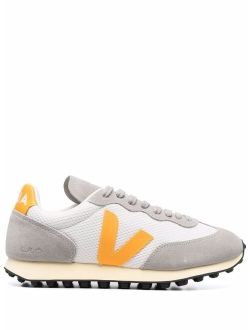 logo-patch low-top sneakers