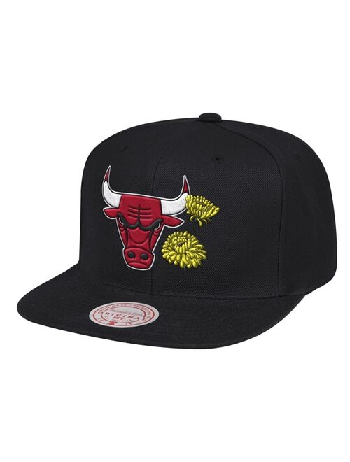 Mitchell & Ness Men's Black Chicago Bulls La Flor Snapback Adjustable Hat
