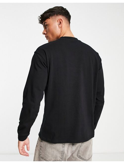 Pull&Bear long sleeve pocket t-shirt in black