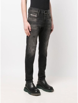 distressed-effect slim-fit jeans
