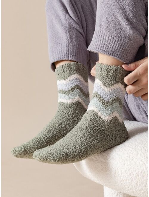 Shein Men Chevron Pattern Fuzzy Crew Socks