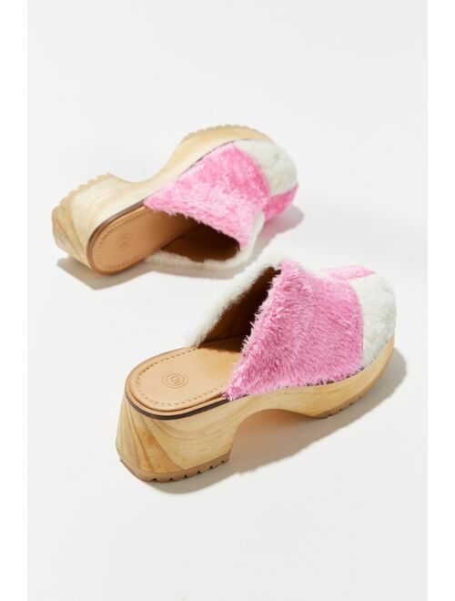 Urban Outfitters UO Sherpa Clog