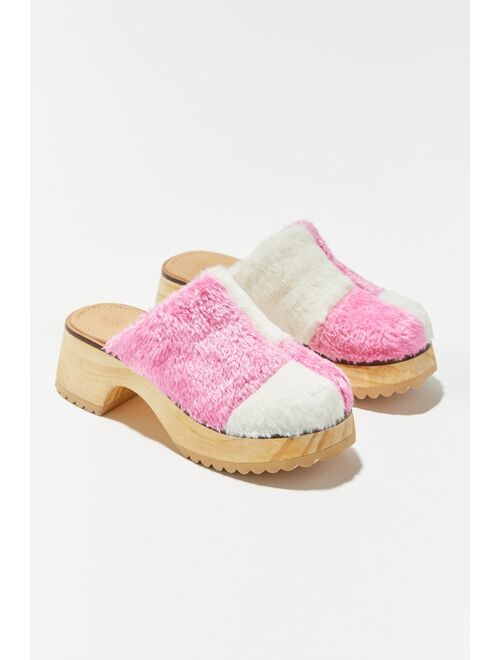 Urban Outfitters UO Sherpa Clog