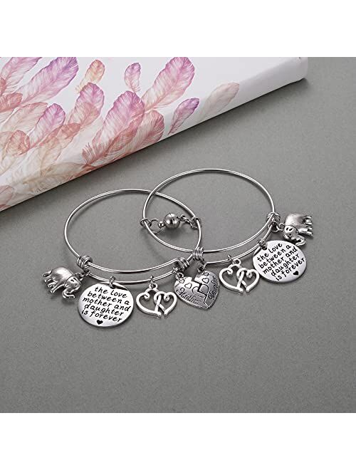 MIXJOY Mother Daughter Love Bracelet Mom Son Heart Keychain Stepmom Stepdad Key Chain New Mommy to be Keyring