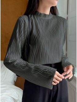 Frill Neck Keyhole Back Tee