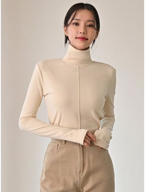 DAZY High Neck Thumb Holes Tee