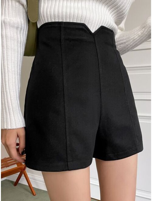 DAZY Notched Waist Zipper Back Shorts