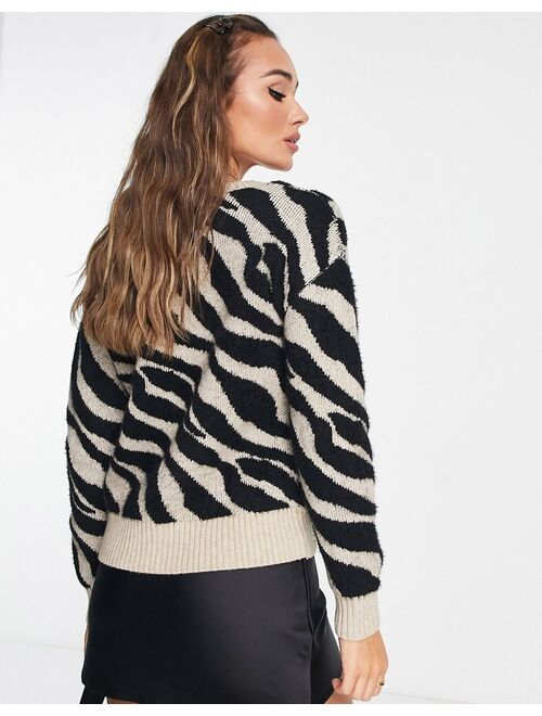 Vila textured fluffy sweater in animal print