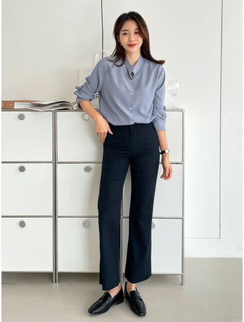 DAZY Solid Button Front Blouse