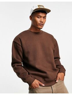 oversized sweatshirt in brown