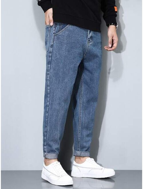 Shein Men Solid Slant Pocket Tapered Jeans
