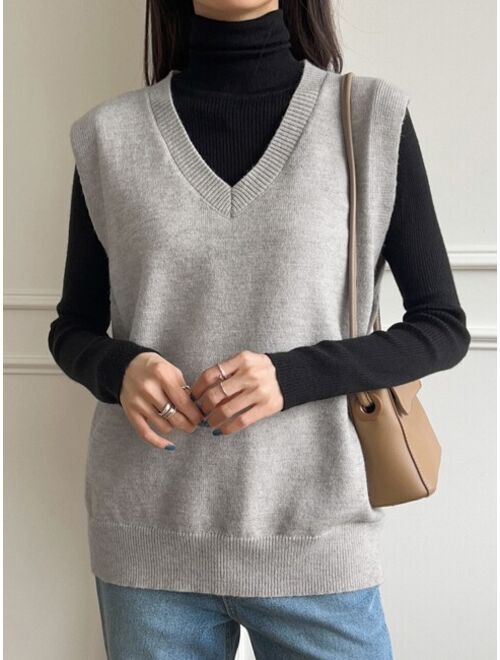 DAZY 1pc Solid V Neck Sweater Vest