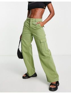 straight leg cargo pants in khaki