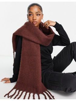 knitted scarf in brown