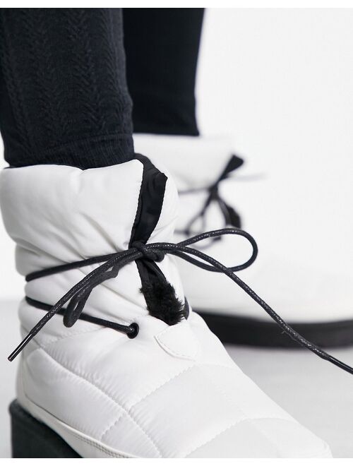 South Beach padded snow boots in white