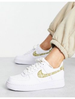 Air Force 1 '07 ESS sneakers in white and brown