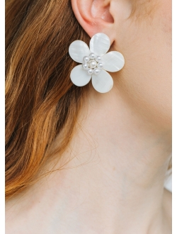 Penina flower stud earrings