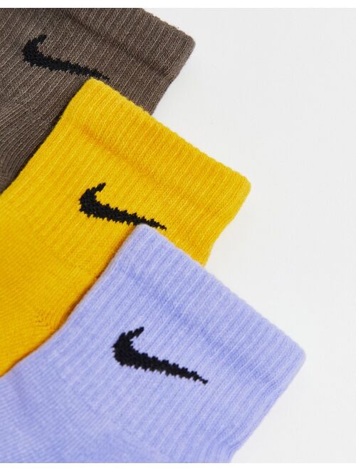 Nike Everyday Plus Cushioned 3 pack ankle socks in multi