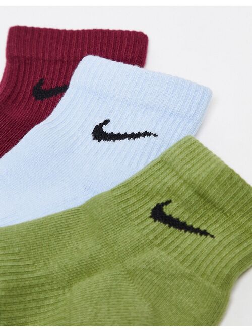 Nike Everyday Plus 3 pack quarter socks in multi