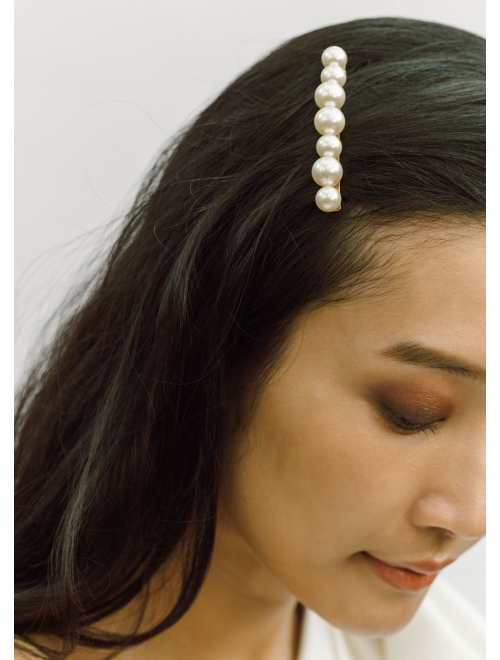 Jennifer Behr Gretel pearl-embellished hair clip