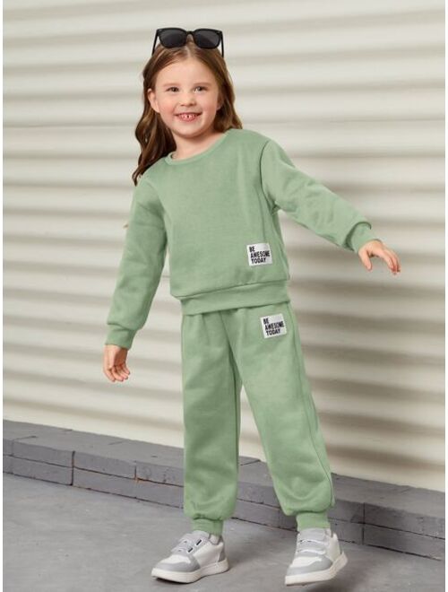 SHEIN Toddler Girls Slogan Patched Detail Drop Shoulder Sweatshirt & Sweatpants