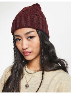 polyester cable knit beanie in burgundy