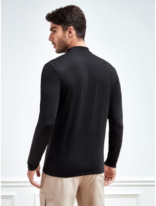 SHEIN Men Letter Graphic Mock Neck Tee
