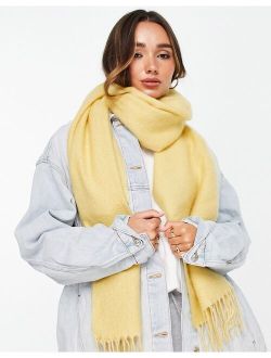 supersoft scarf with tassels in yellow