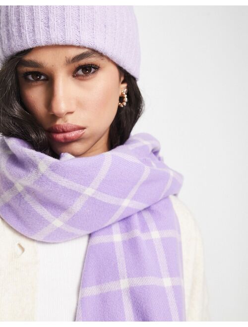 Pieces Christmas gifting scarf & beanie gift box set in lilac