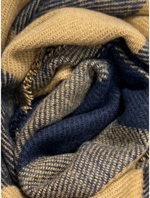 Shein Men Plaid Pattern Fringe Hem Scarf