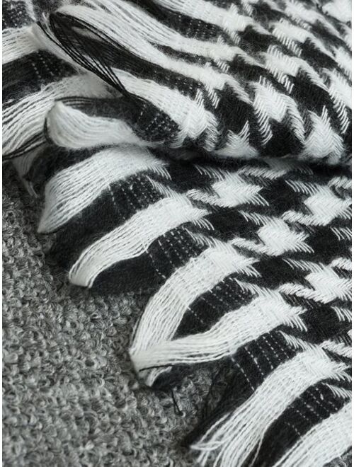 Shein Men Houndstooth Pattern Fringe Trim Scarf