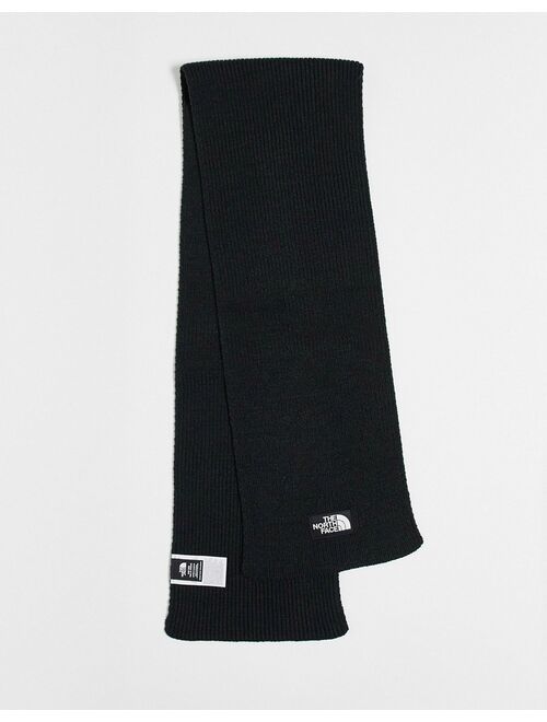 The North Face box logo knit scarf in black