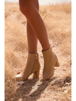 Sarai Off White Pointed-Toe Ankle Booties