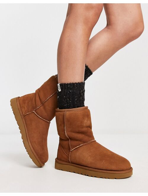 UGG Classic Short Il boots in chestnut