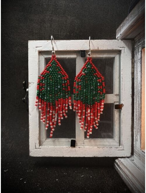 Shein Christmas Tree Detail Beaded Tassel Drop Earrings