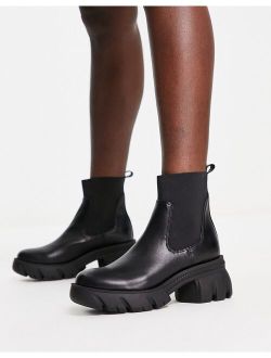 Reed chunky chelsea boots in black