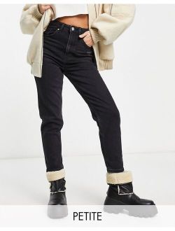 Petite comfort fit mom jean in black